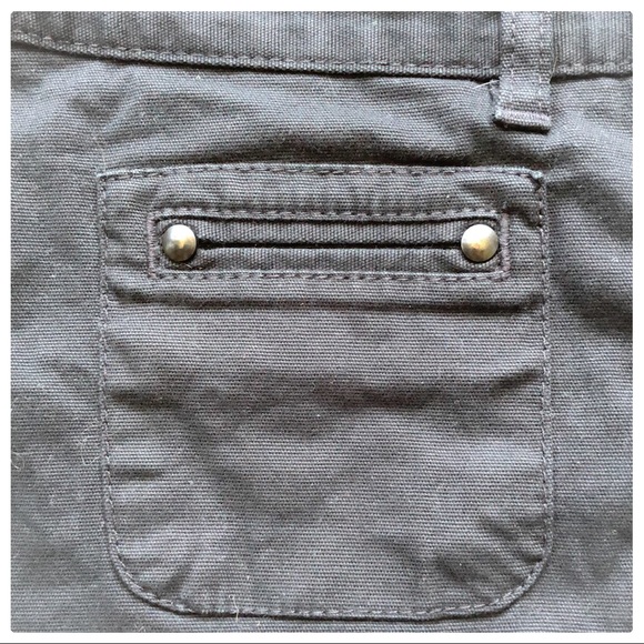 ❤️Ann Taylor Black Low Rise Shorts 4 pockets❤️ - Picture 5 of 6